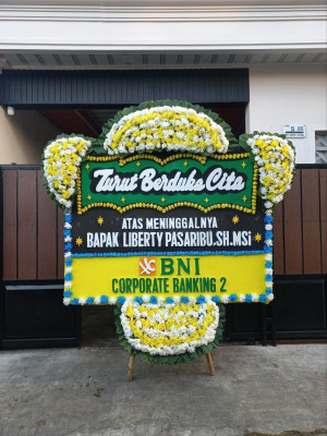 Papan Bunga Duka di Lunyuk